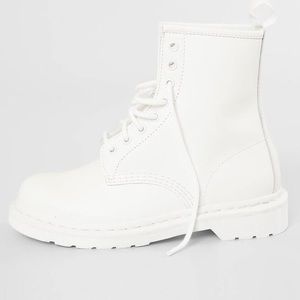 Dr. Martens Mono 1460 leather boot